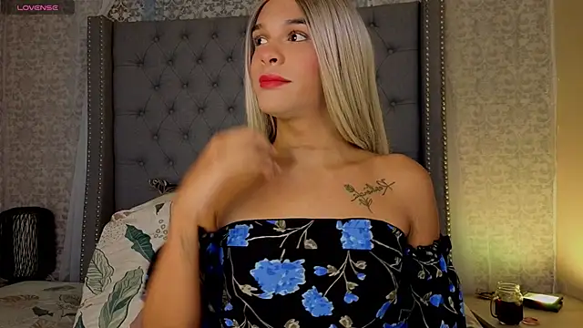 Shantal Joness online show from 8, 11, 2025