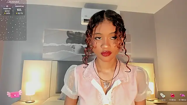 Snapshot of Aprillbrunette chatting on 4, 12, 2025 Aprillbrunette online show from 4, 12, 2025