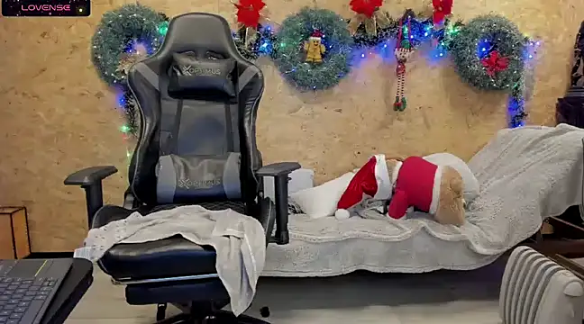 Snapshot of Biancastrongg chatting on 17, 12, 2024 Biancastrongg online show from 17, 12, 2024