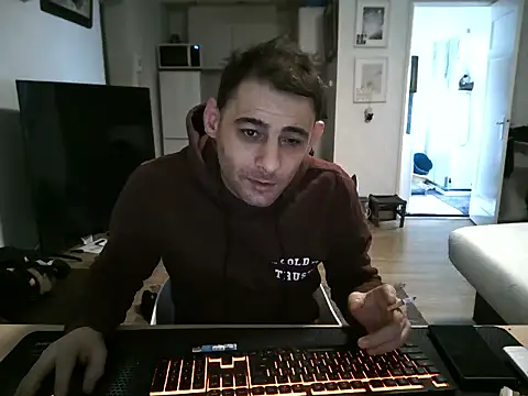Snapshot of mihaimichael chatting on 31, 3, 2026 mihaimichael online show from 31, 3, 2026