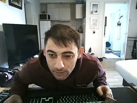 Snapshot of mihaimichael chatting on 1, 4, 2026 mihaimichael online show from 1, 4, 2026