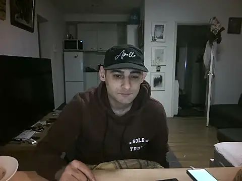 Snapshot of mihaimichael chatting on 18, 5, 2026 mihaimichael online show from 18, 5, 2026