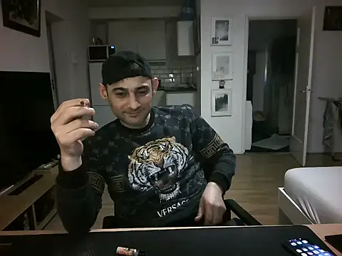 Snapshot of mihaimichael chatting on 21, 5, 2026 mihaimichael online show from 21, 5, 2026