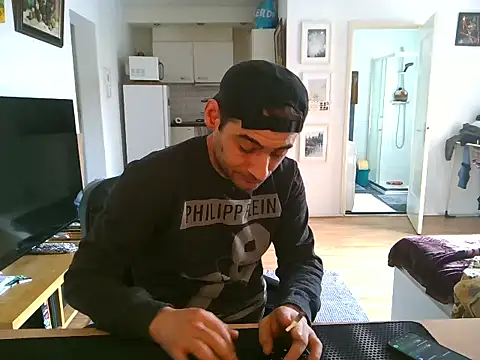Snapshot of mihaimichael chatting on 17, 6, 2026 mihaimichael online show from 17, 6, 2026