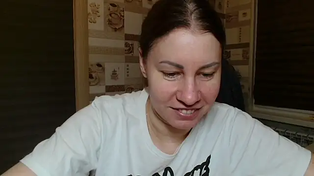 Snapshot of TherestlessKitty chatting on 5, 4, 2026 TherestlessKitty online show from 5, 4, 2026