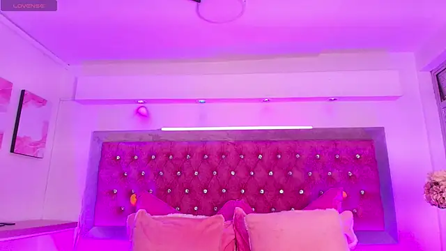 Tayzon Foxxx online show from 15, 12, 2025