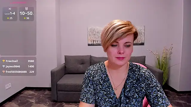 Julia Wilsone online show from 12, 3, 2025