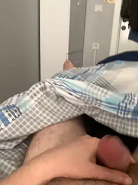 Snapshot of Erenn34 chatting on 12, 4, 2026 Erenn34 online show from 12, 4, 2026