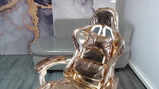 Snapshot of Cristal_v_1 chatting on 28, 12, 2024 Cristal v 1 online show from 28, 12, 2024