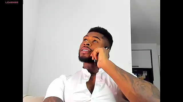 Snapshot of Makonneen chatting on 22, 12, 2025 Makonneen online show from 22, 12, 2025