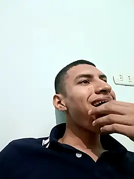 Snapshot of Rogersmit2 chatting on 4, 10, 2025 Rogersmit2 online show from 4, 10, 2025