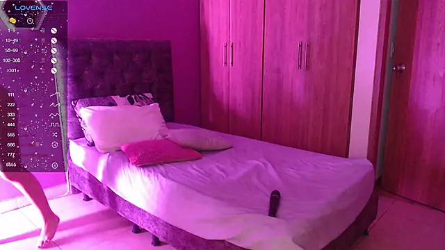 Medelynevans1 online show from 16, 12, 2024