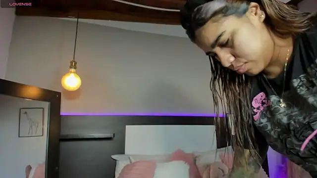 Snapshot of SaraaJhonsonn chatting on 21, 3, 2026 SaraaJhonsonn online show from 21, 3, 2026