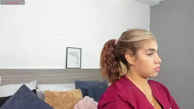 Snapshot of SaraaJhonsonn chatting on 25, 4, 2026 SaraaJhonsonn online show from 25, 4, 2026