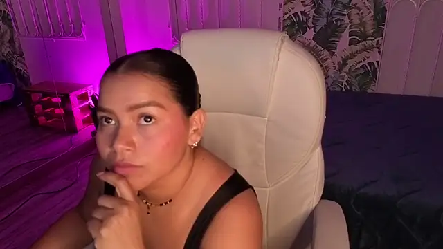 Snapshot of loly_marce chatting on 25, 5, 2026 loly marce online show from 25, 5, 2026