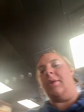 Snapshot of lairarose chatting on 24, 10, 2025 lairarose online show from 24, 10, 2025