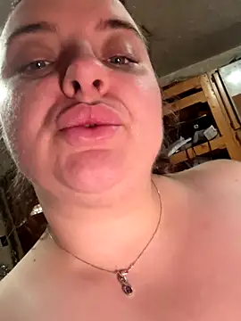 Snapshot of lairarose chatting on 13, 12, 2025 lairarose online show from 13, 12, 2025