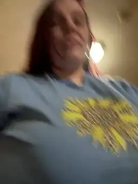 Snapshot of lairarose chatting on 22, 4, 2026 lairarose online show from 22, 4, 2026