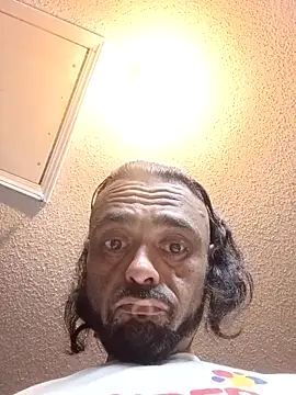 Snapshot of C8L3U chatting on 15, 4, 2026 C8L3U online show from 15, 4, 2026