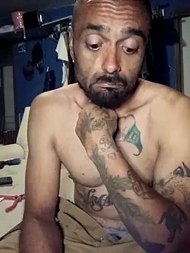 Snapshot of C8L3U chatting on 18, 4, 2026 C8L3U online show from 18, 4, 2026