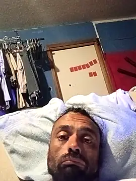 Snapshot of C8L3U chatting on 24, 4, 2026 C8L3U online show from 24, 4, 2026