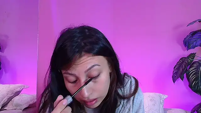 Nicolette ks  online show from 7, 12, 2024