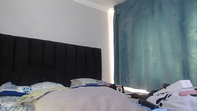 Nicolette ks  online show from 29, 1, 2025