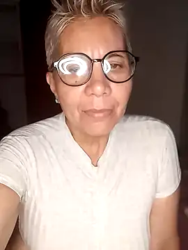 Snapshot of luz_bella chatting on 9, 1, 2025 luz bella online show from 9, 1, 2025