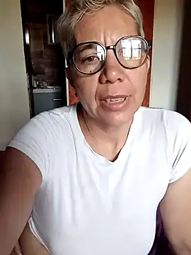 Snapshot of luz_bella chatting on 12, 1, 2025 luz bella online show from 12, 1, 2025