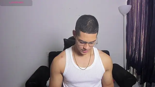 Snapshot of Iamdylan777 chatting on 2, 3, 2026 Iamdylan777 online show from 2, 3, 2026