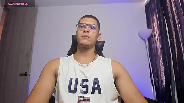 Snapshot of Iamdylan777 chatting on 3, 3, 2026 Iamdylan777 online show from 3, 3, 2026