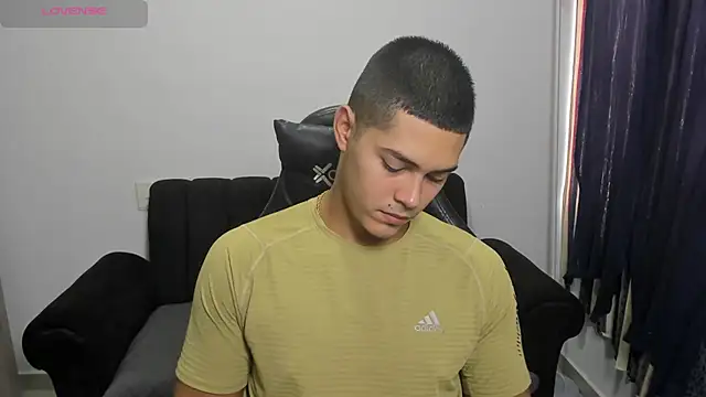 Snapshot of Iamdylan777 chatting on 4, 3, 2026 Iamdylan777 online show from 4, 3, 2026