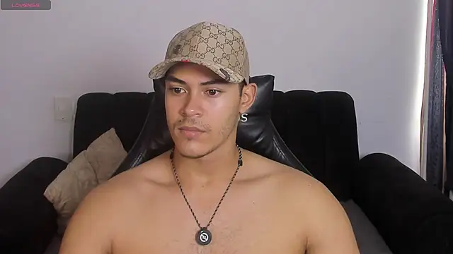 Snapshot of Iamdylan777 chatting on 25, 4, 2026 Iamdylan777 online show from 25, 4, 2026