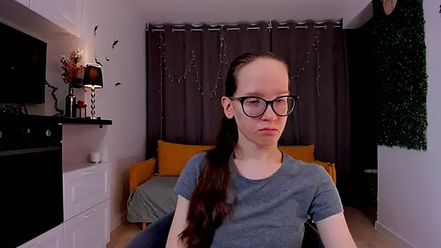 BettyBrowni online show from 6, 2, 2025