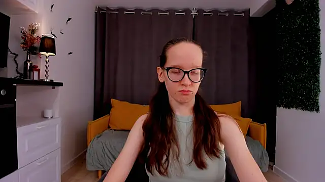 BettyBrowni online show from 15, 2, 2025