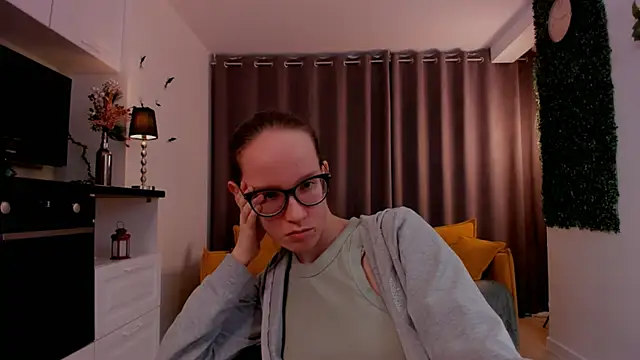 BettyBrowni online show from 2, 3, 2025