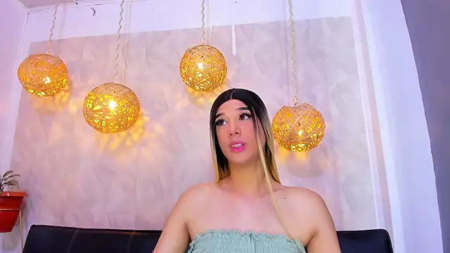 victoria aleia  online show from 10, 1, 2025