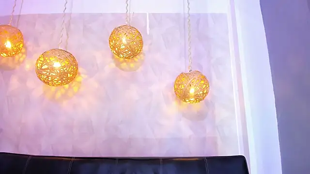 victoria aleia  online show from 11, 1, 2025