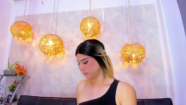 victoria aleia  online show from 15, 2, 2025