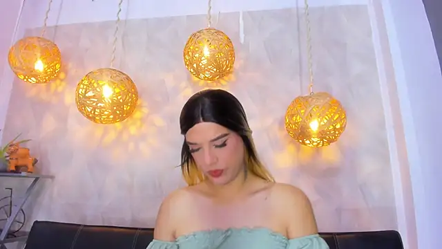 victoria aleia  online show from 1, 3, 2025