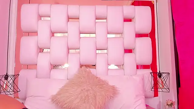 EmmyCruzZ online show from 14, 12, 2025