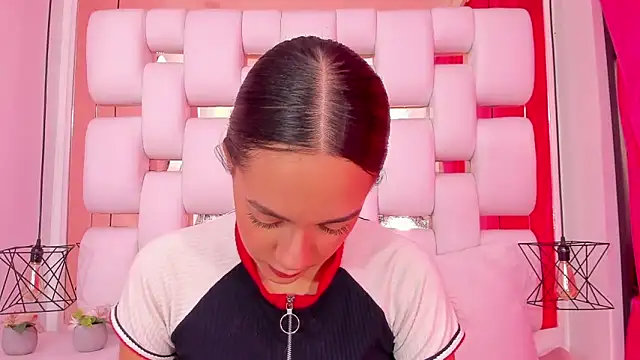 EmmyCruzZ online show from 15, 12, 2025