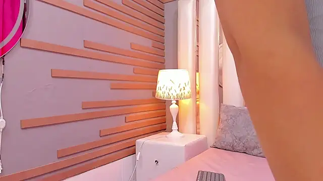 EmmyCruzZ online show from 7, 2, 2026