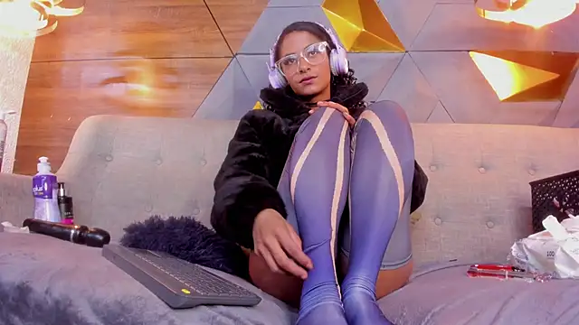 Snapshot of sarah_banks1 chatting on 6, 1, 2025 sarah banks1 online show from 6, 1, 2025