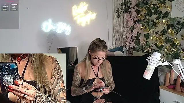 Snapshot of Tatjana_Sue chatting on 2, 12, 2024 Tatjana Sue online show from 2, 12, 2024