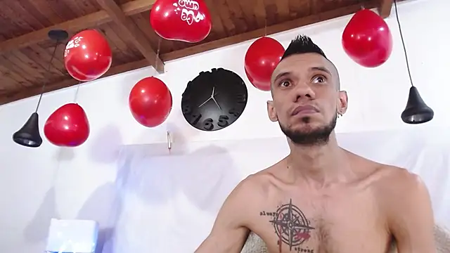 Snapshot of BIGZEHUZ chatting on 14, 2, 2025 BIGZEHUZ online show from 14, 2, 2025