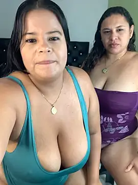 Snapshot of twocurvylatins chatting on 12, 7, 2026 twocurvylatins online show from 12, 7, 2026