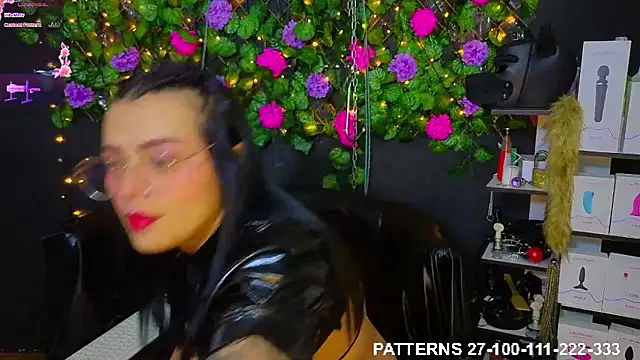 Snapshot of Sweett_Mollyy chatting on 15, 4, 2026 Sweett Mollyy online show from 15, 4, 2026