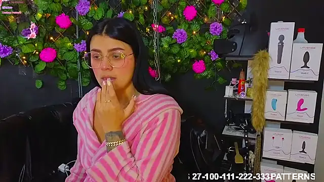 Snapshot of Sweett_Mollyy chatting on 21, 4, 2026 Sweett Mollyy online show from 21, 4, 2026