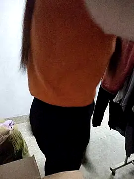 Snapshot of Haralushiaaa chatting on 25, 10, 2025 Haralushiaaa online show from 25, 10, 2025